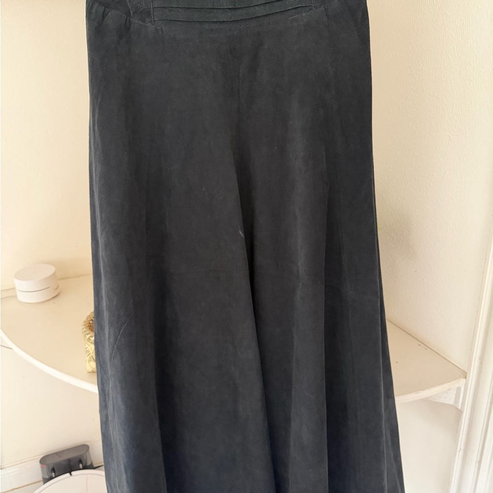 Classic Black Women's A-Line Skirt 100% leather